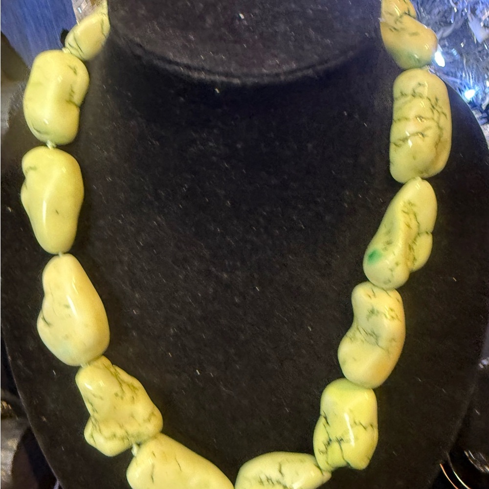 Chic Yellow Stone Necklace
